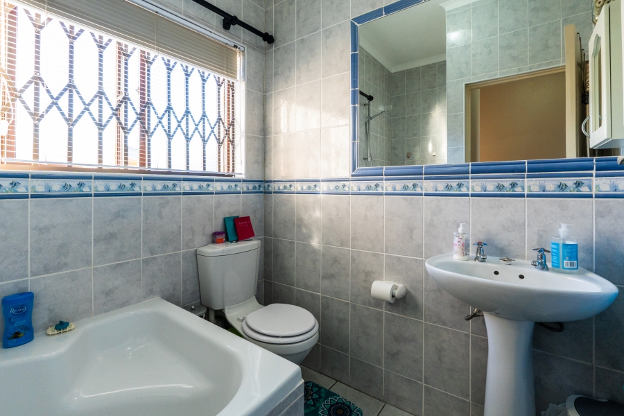 3 Bedroom Property for Sale in Island View Western Cape